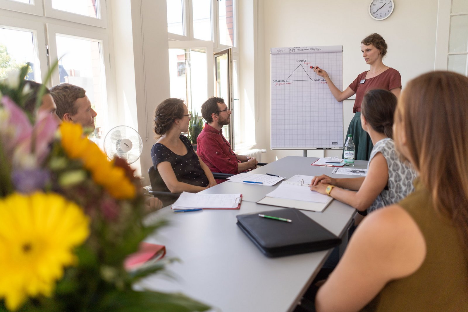 Dozentin während einer Schulung